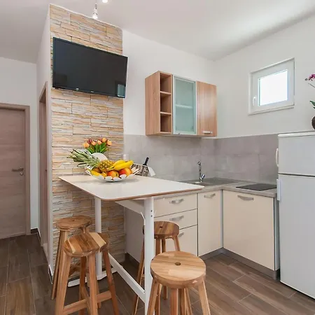 Josko - Omis * Duće