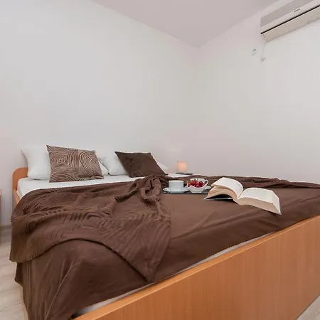 Josko - Omis * Duće